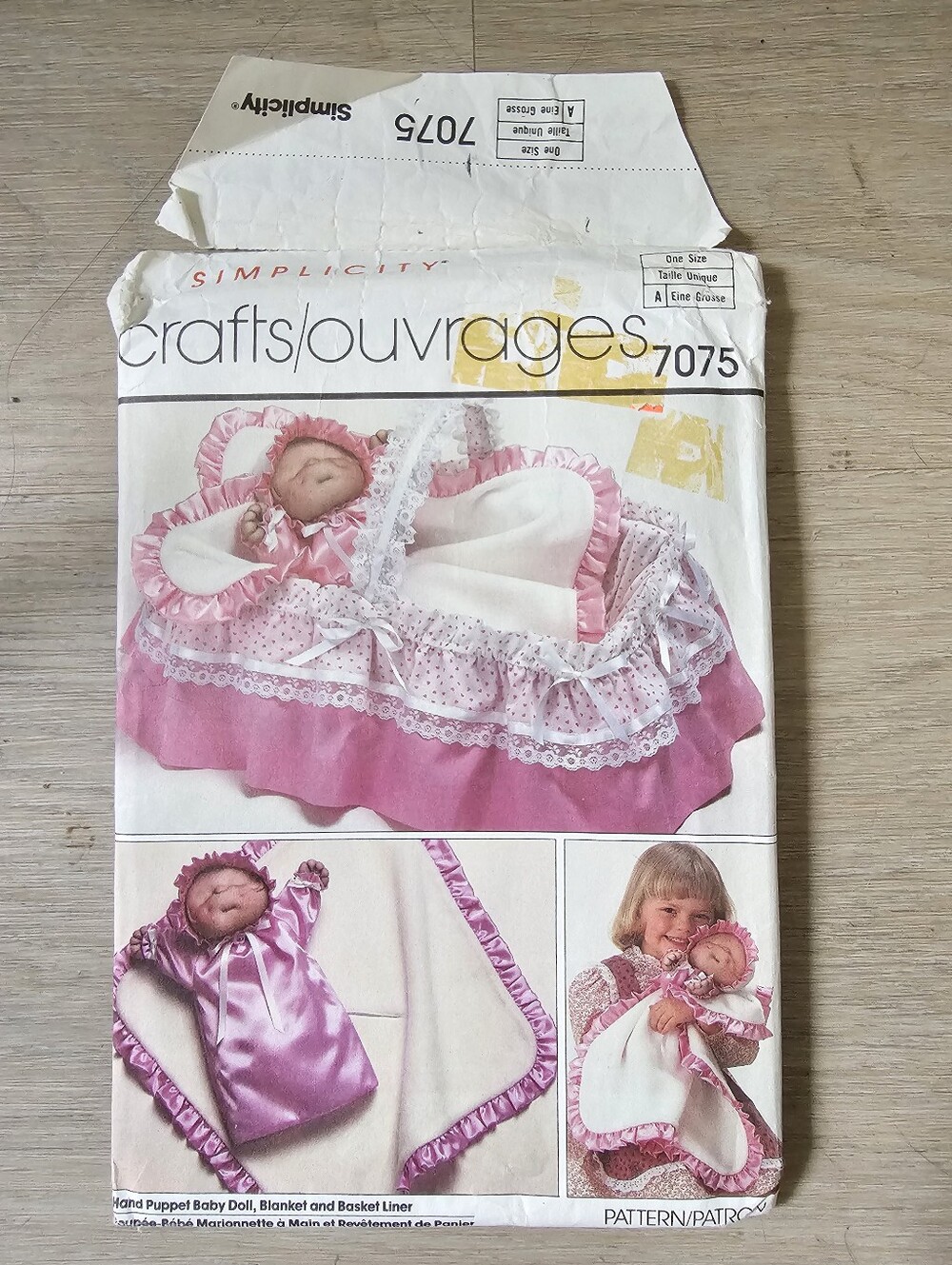 Simplicity Crafts Pattern 7075 Baby Doll Hand Puppet, Blanket, Basket Liner